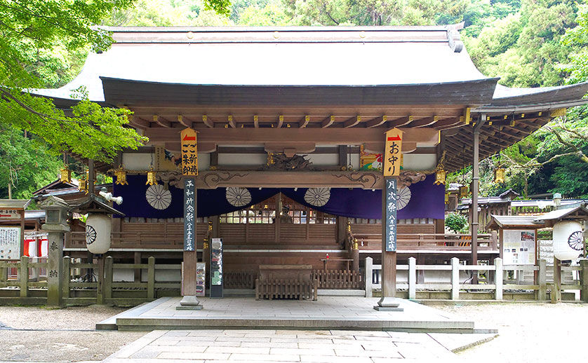 枚岡神社